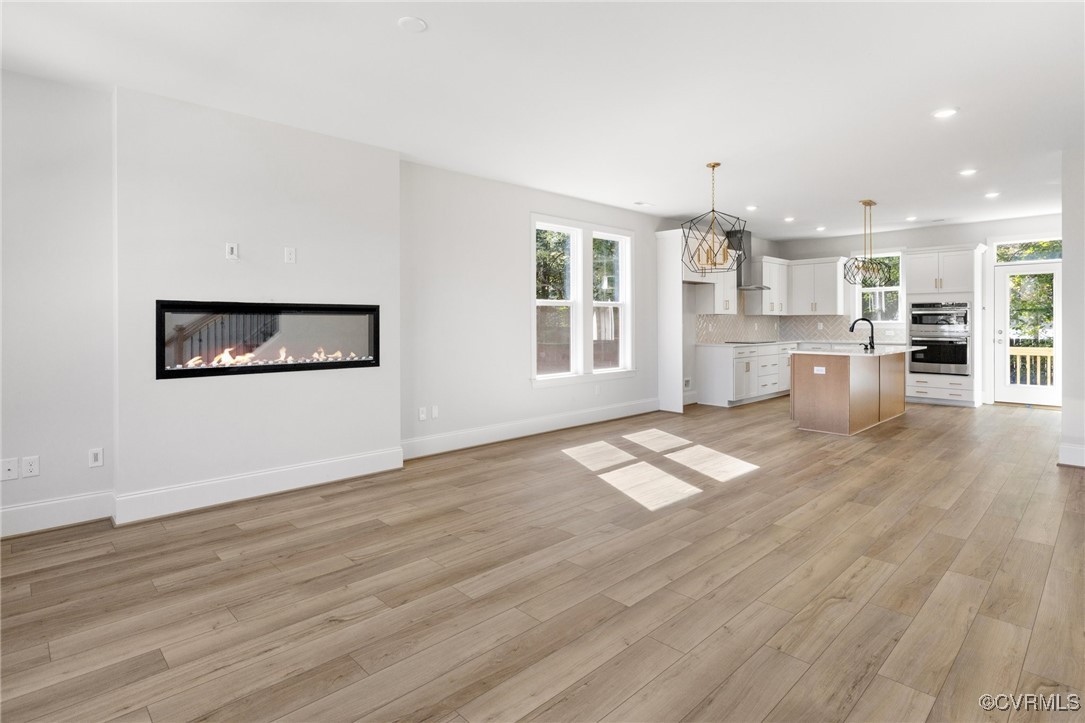 136 Avenda Ln