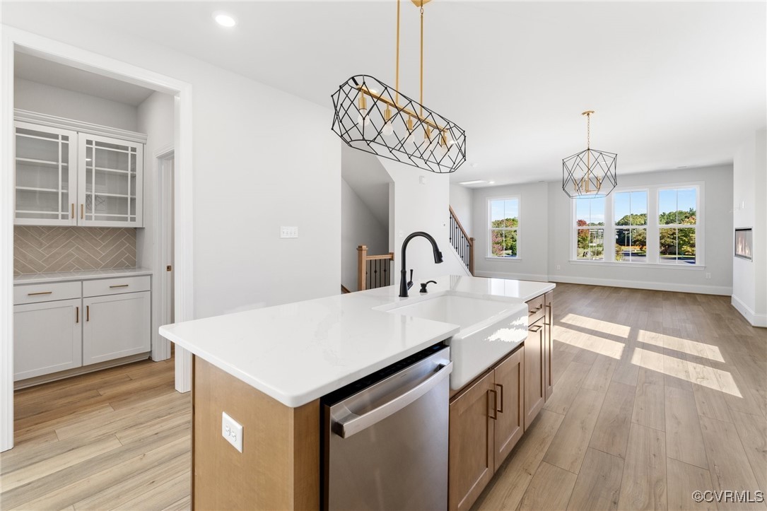 136 Avenda Ln