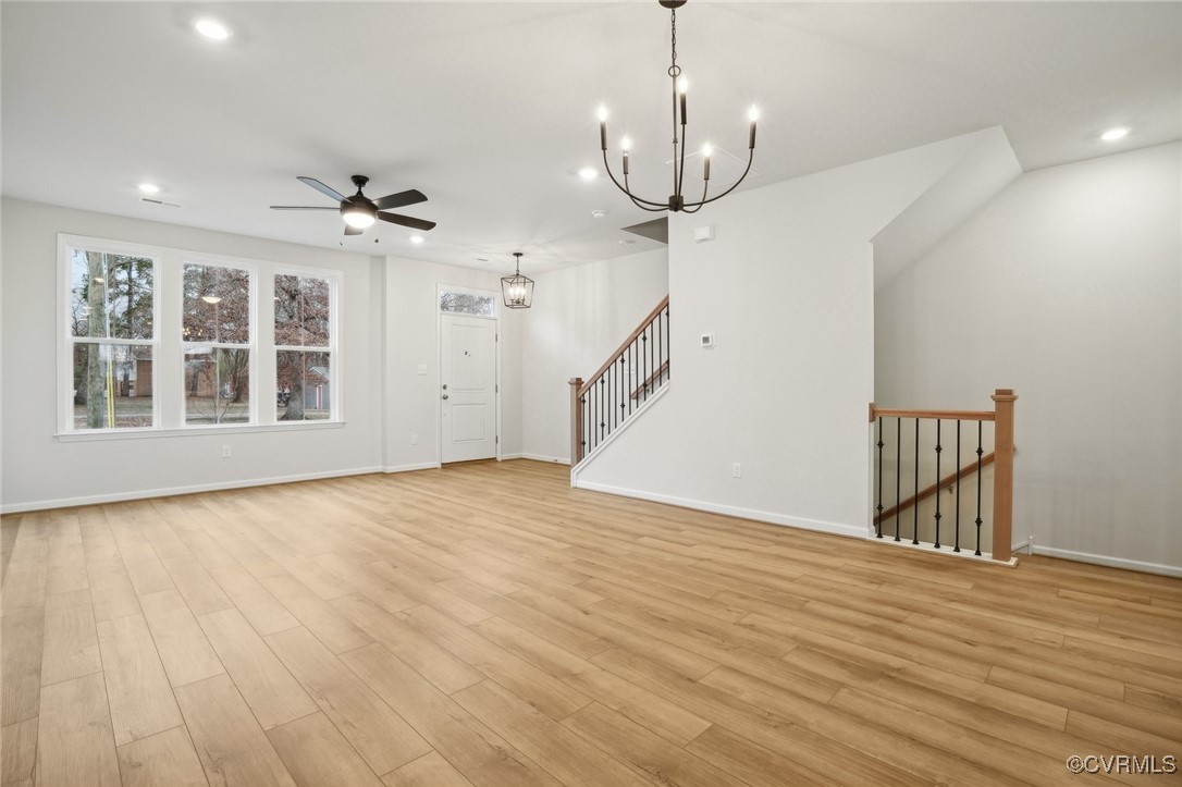 206 Avenda Ln