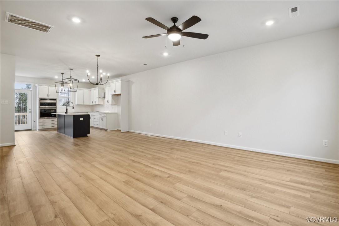 206 Avenda Ln