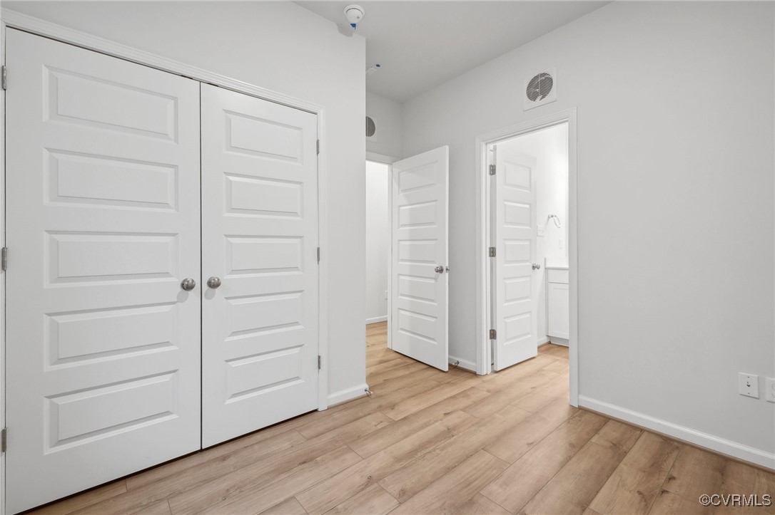 212 Avenda Ln