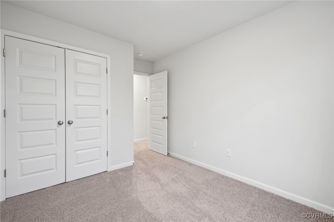 212 Avenda Ln