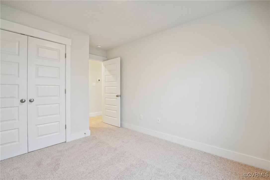 218 Avenda Ln
