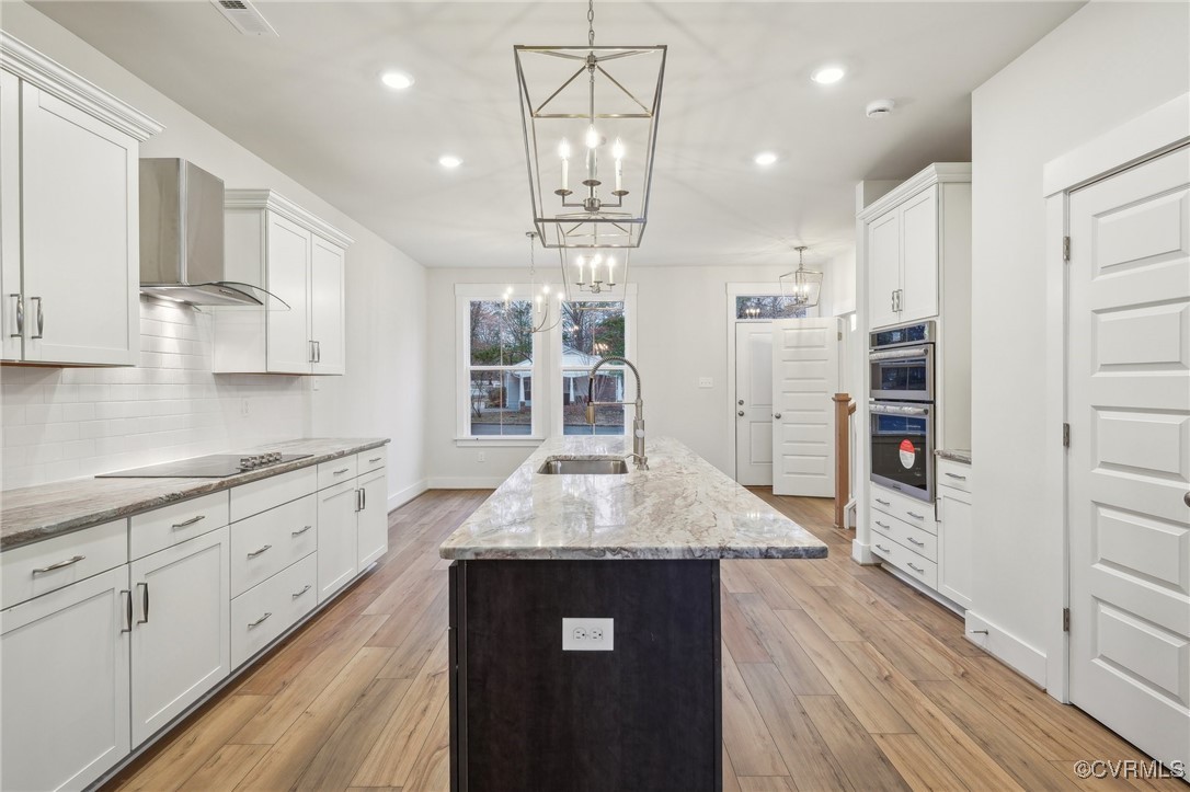 218 Avenda Ln