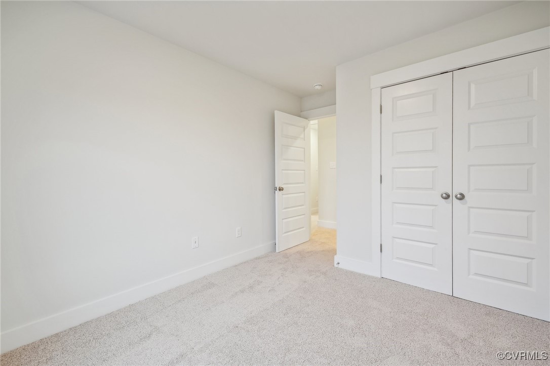 218 Avenda Ln