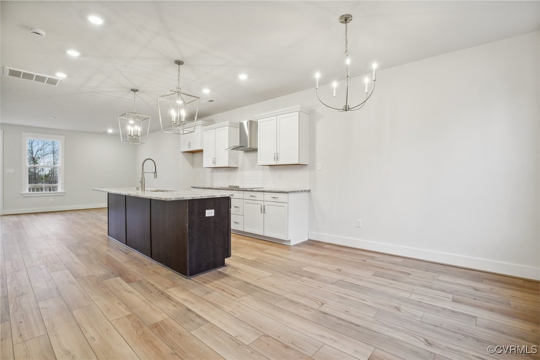 218 Avenda Ln