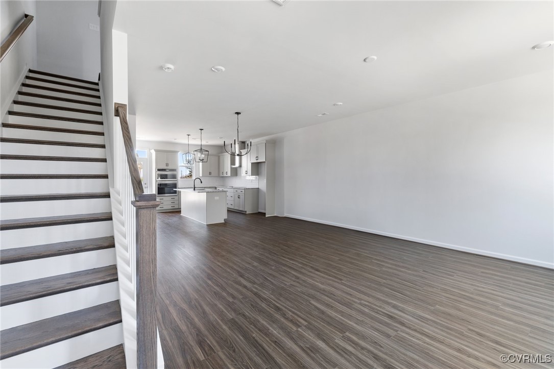 118 Avenda Ln