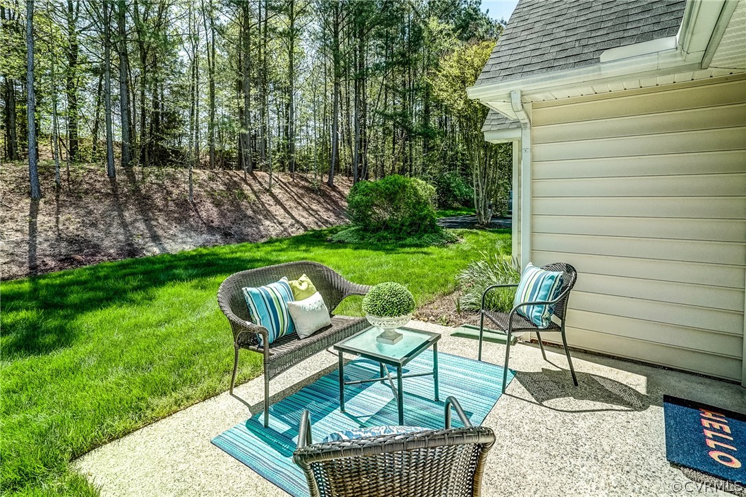 108 Carriage Point Ln