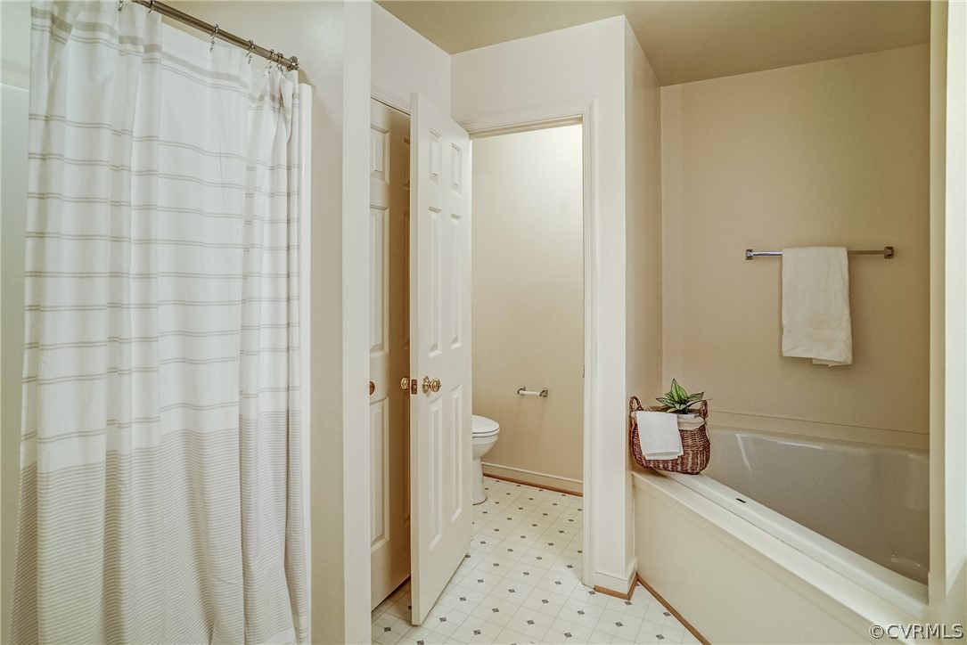 108 Carriage Point Ln