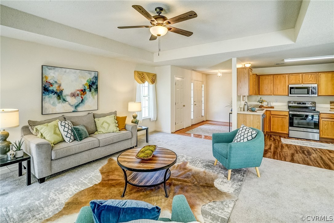 108 Carriage Point Ln