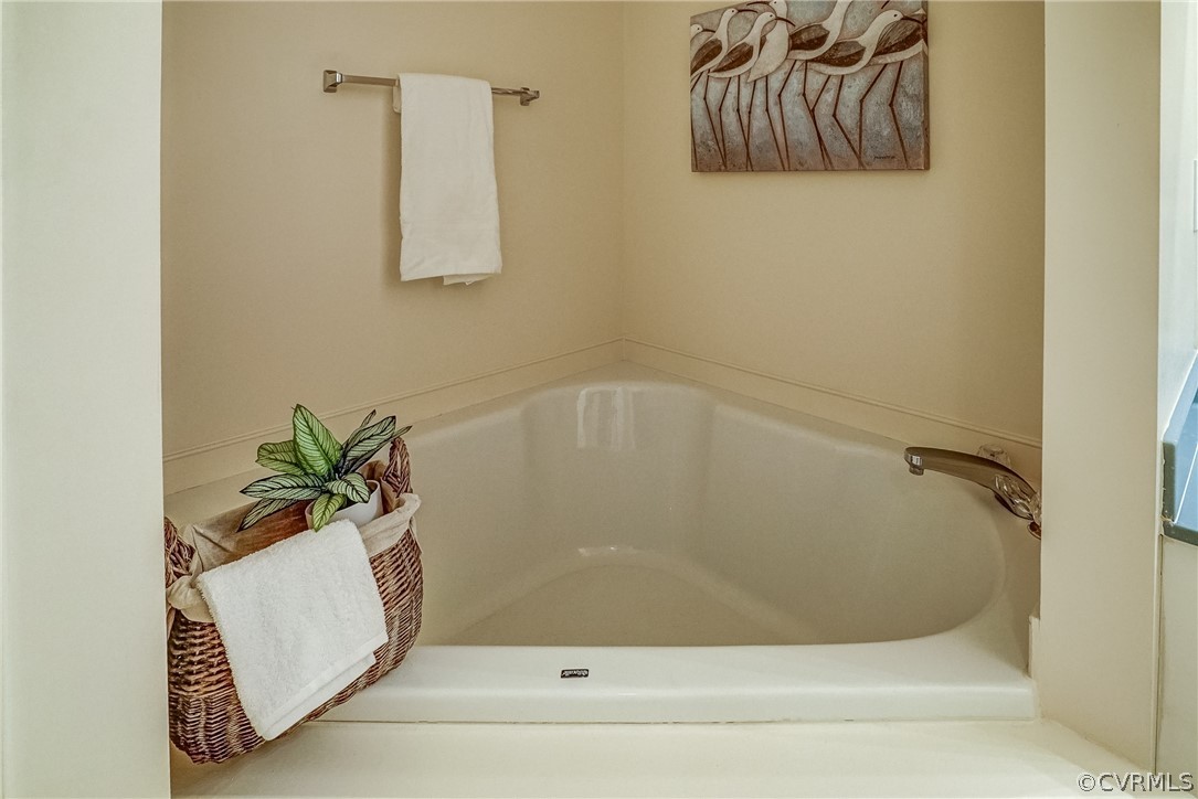 108 Carriage Point Ln