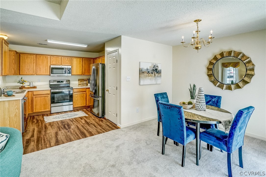 108 Carriage Point Ln