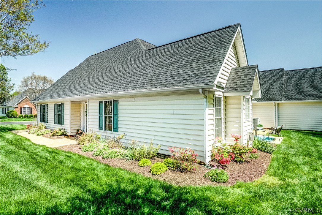 108 Carriage Point Ln