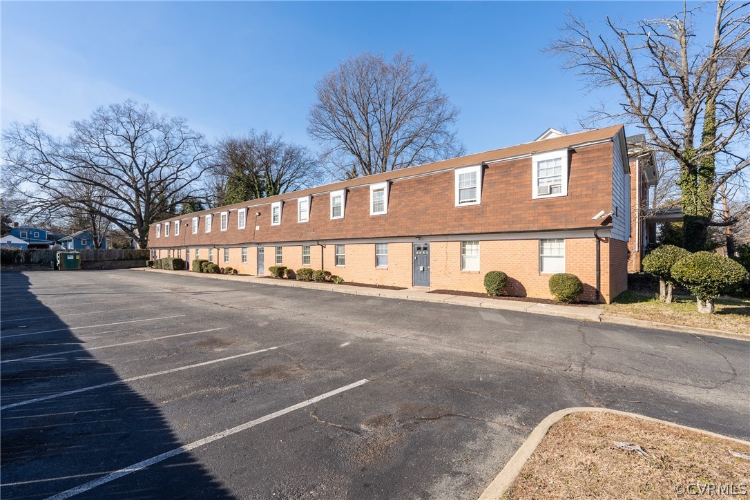 2910 Chamberlayne Ave