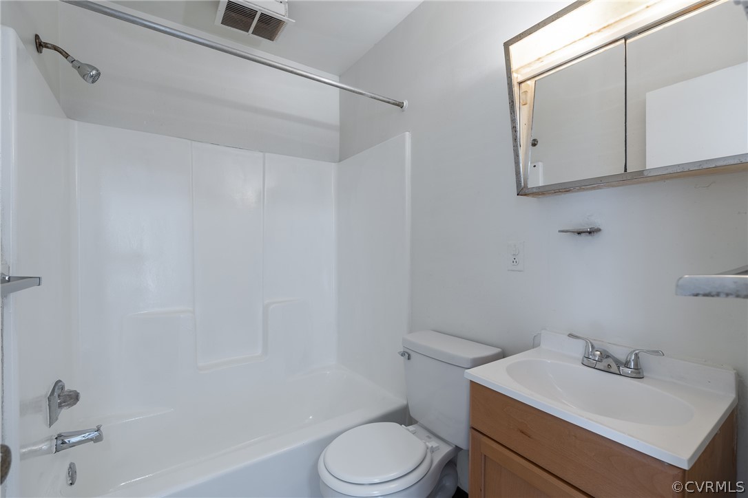 2910 Chamberlayne Ave