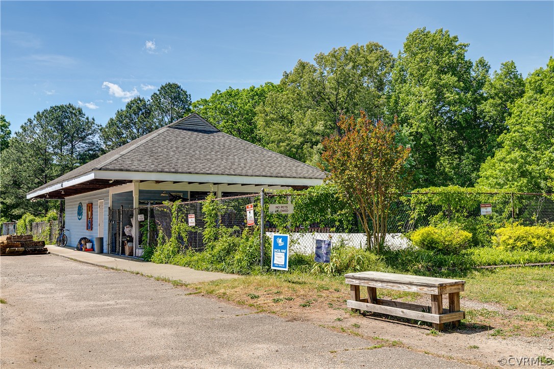 1817 Early Settlers Rd