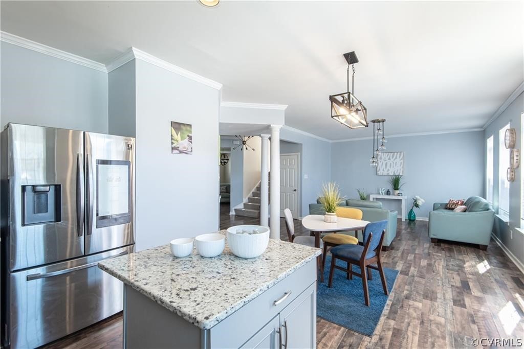 7124 Village Field Pl