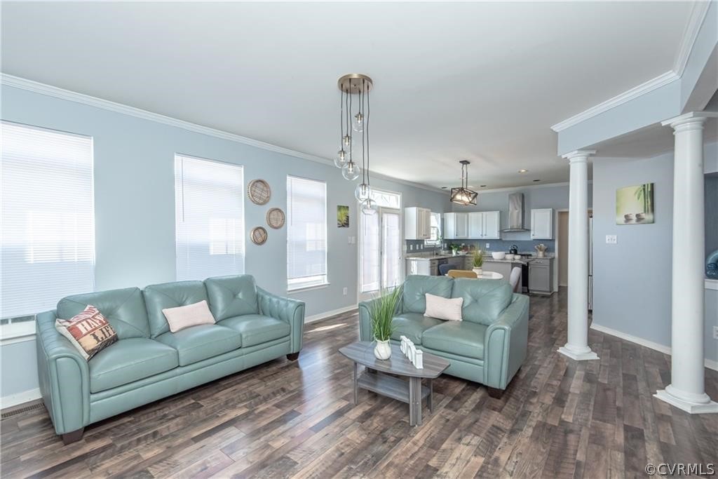 7124 Village Field Pl