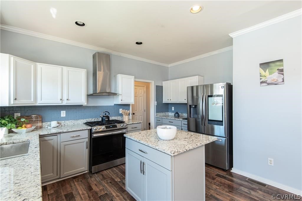 7124 Village Field Pl