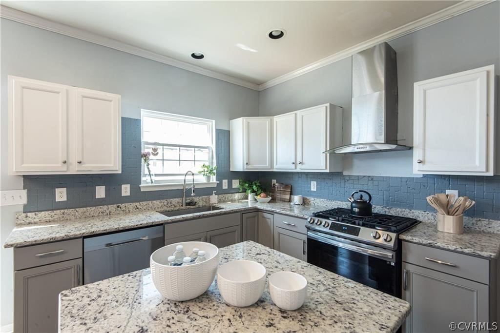 7124 Village Field Pl