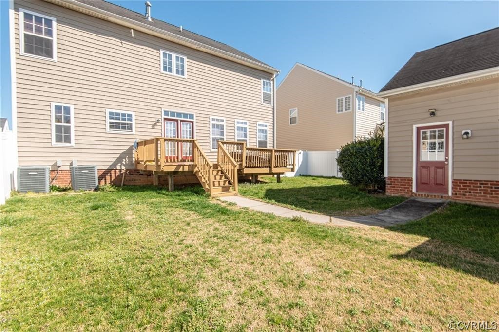 7124 Village Field Pl