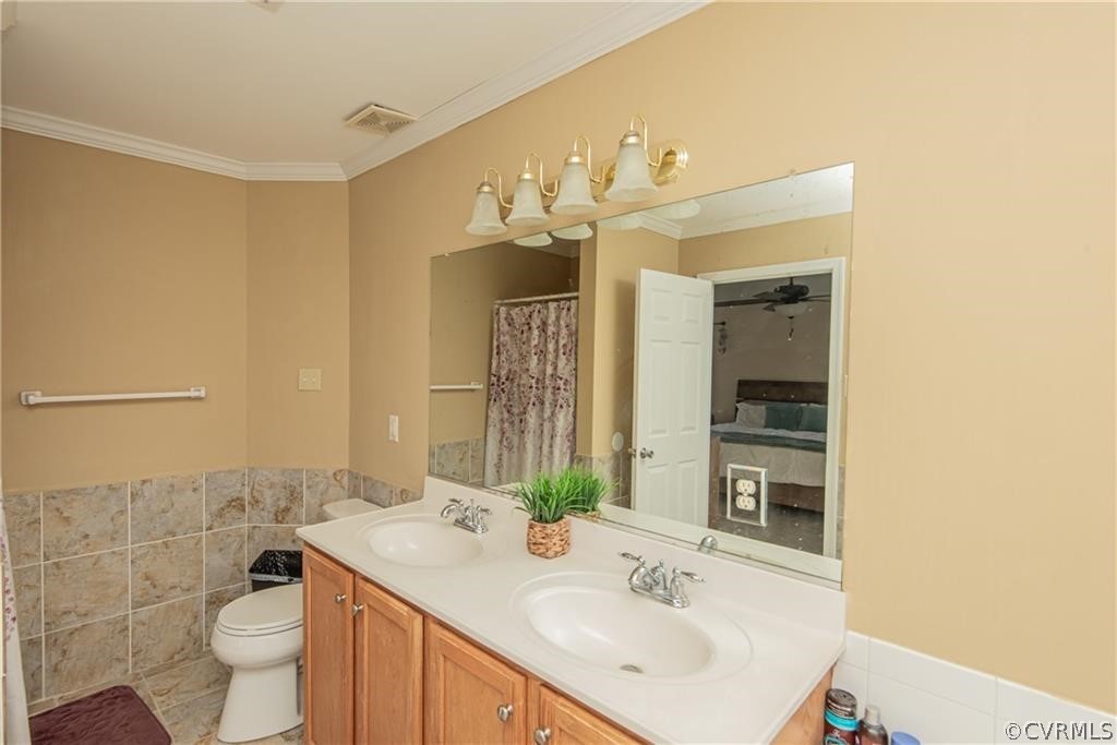 7124 Village Field Pl