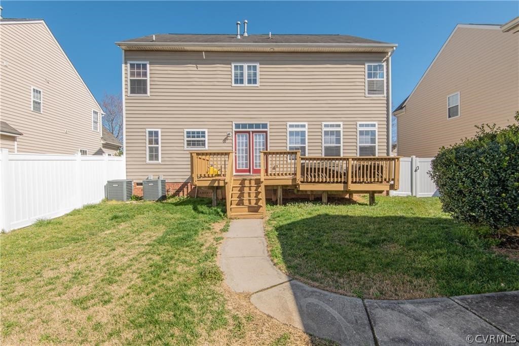 7124 Village Field Pl