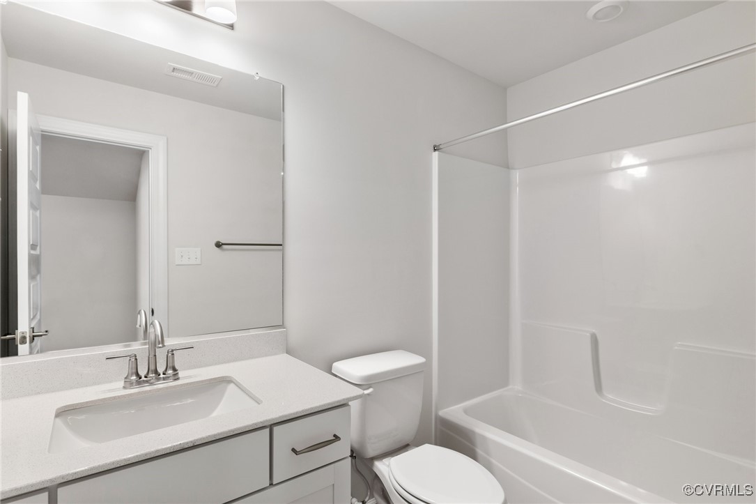 8477 Chimney Rock Dr