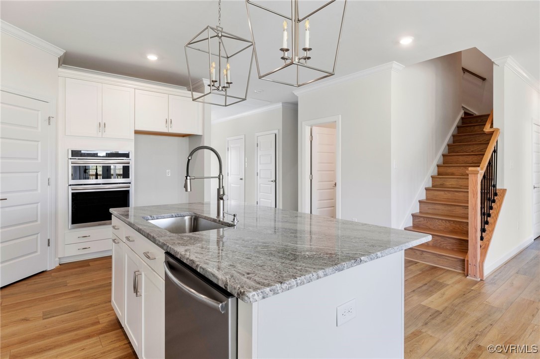 8477 Chimney Rock Dr