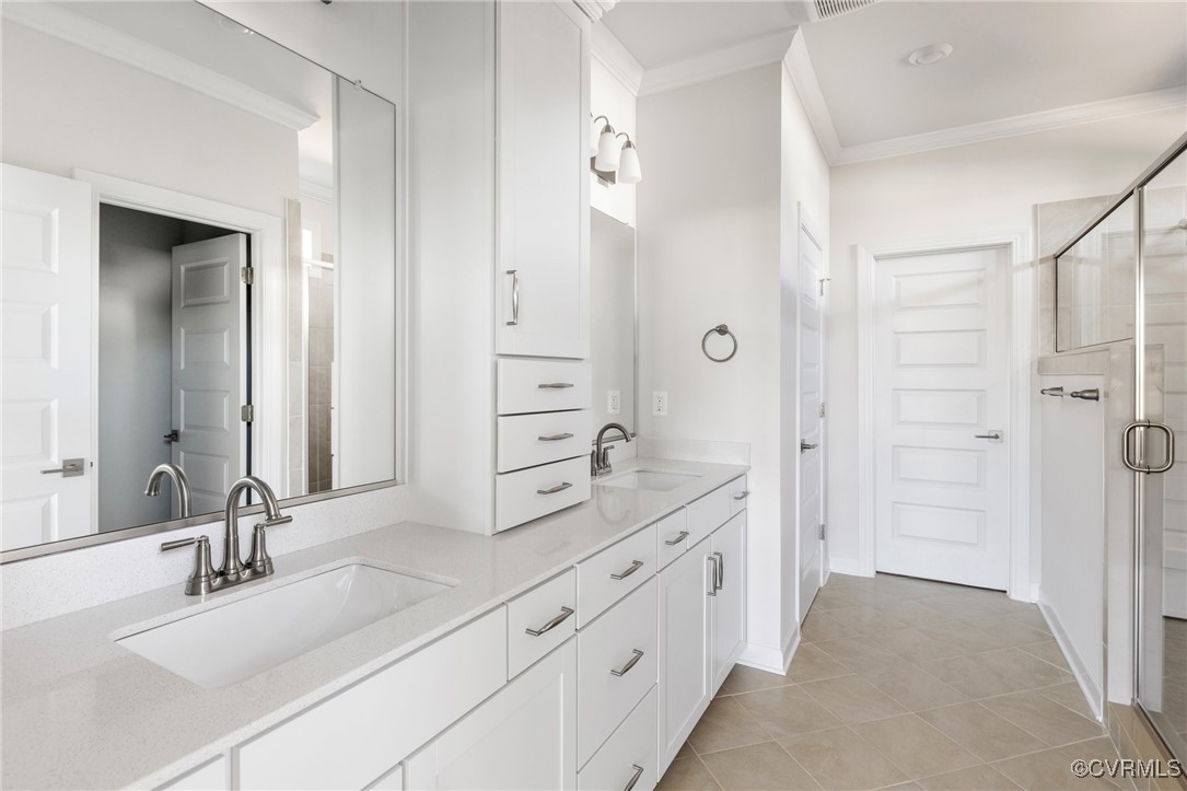 8477 Chimney Rock Dr