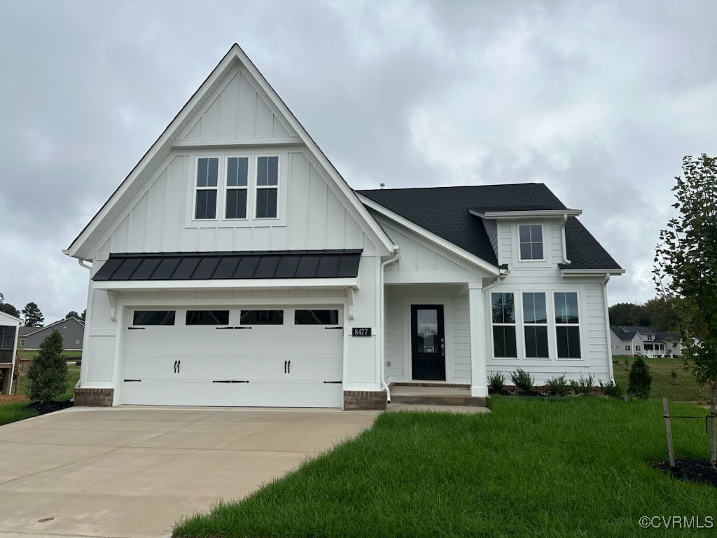 8477 Chimney Rock Dr