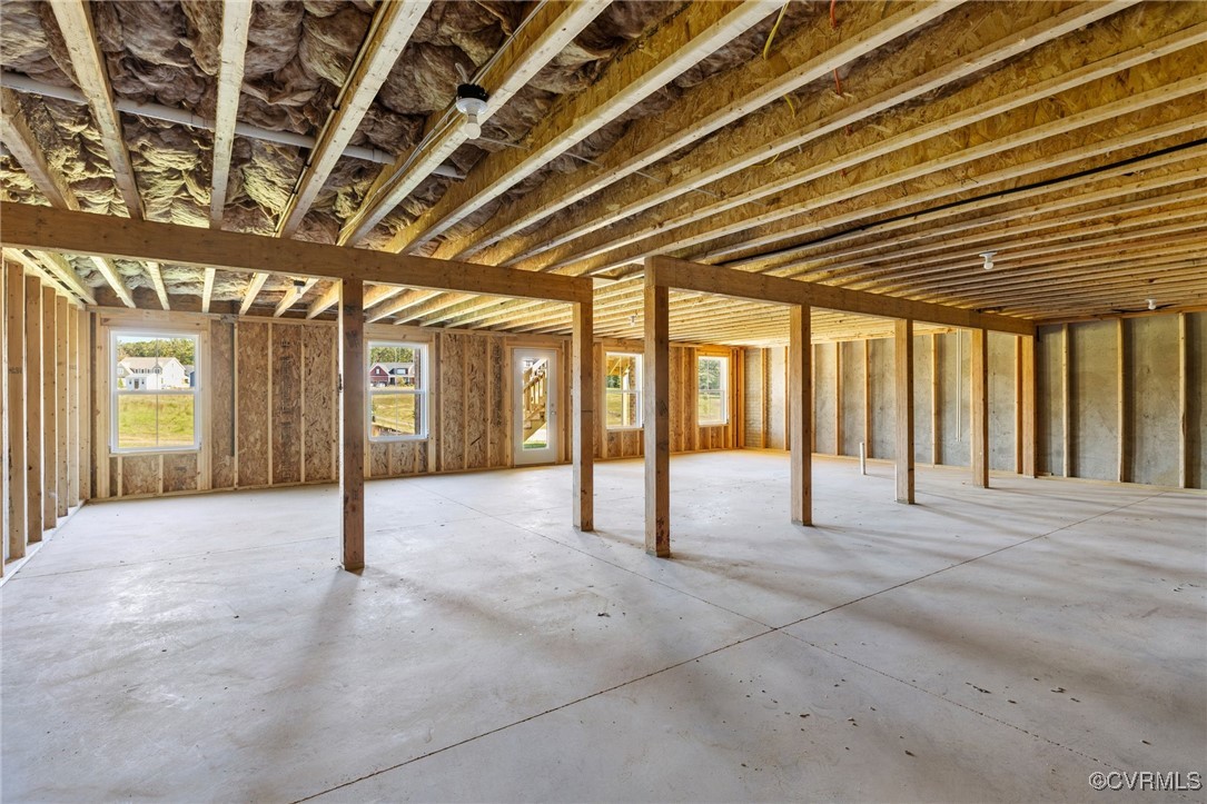 8477 Chimney Rock Dr