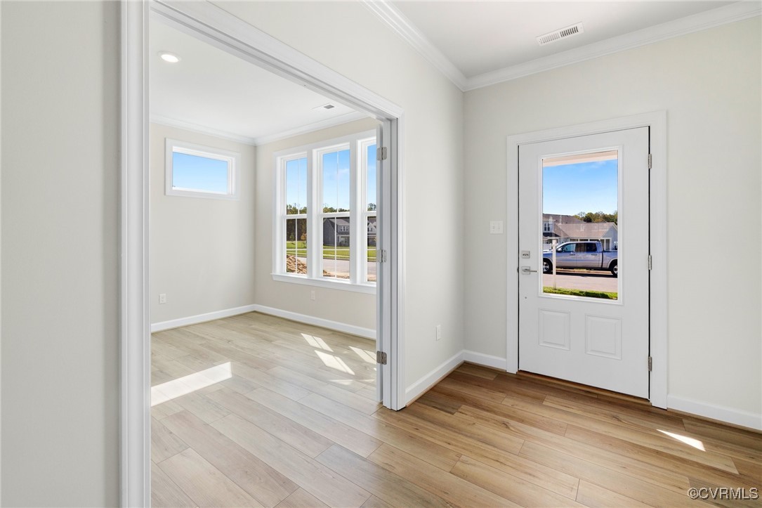 8477 Chimney Rock Dr