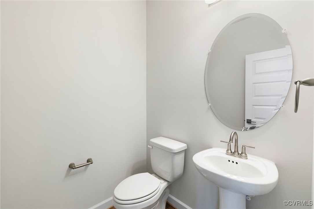 8477 Chimney Rock Dr