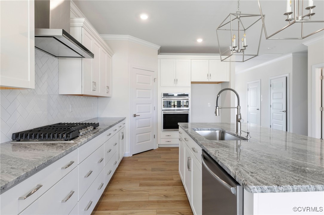 8477 Chimney Rock Dr