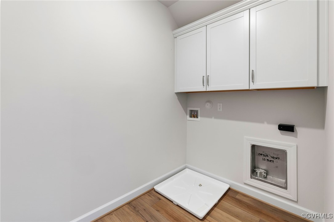 8477 Chimney Rock Dr