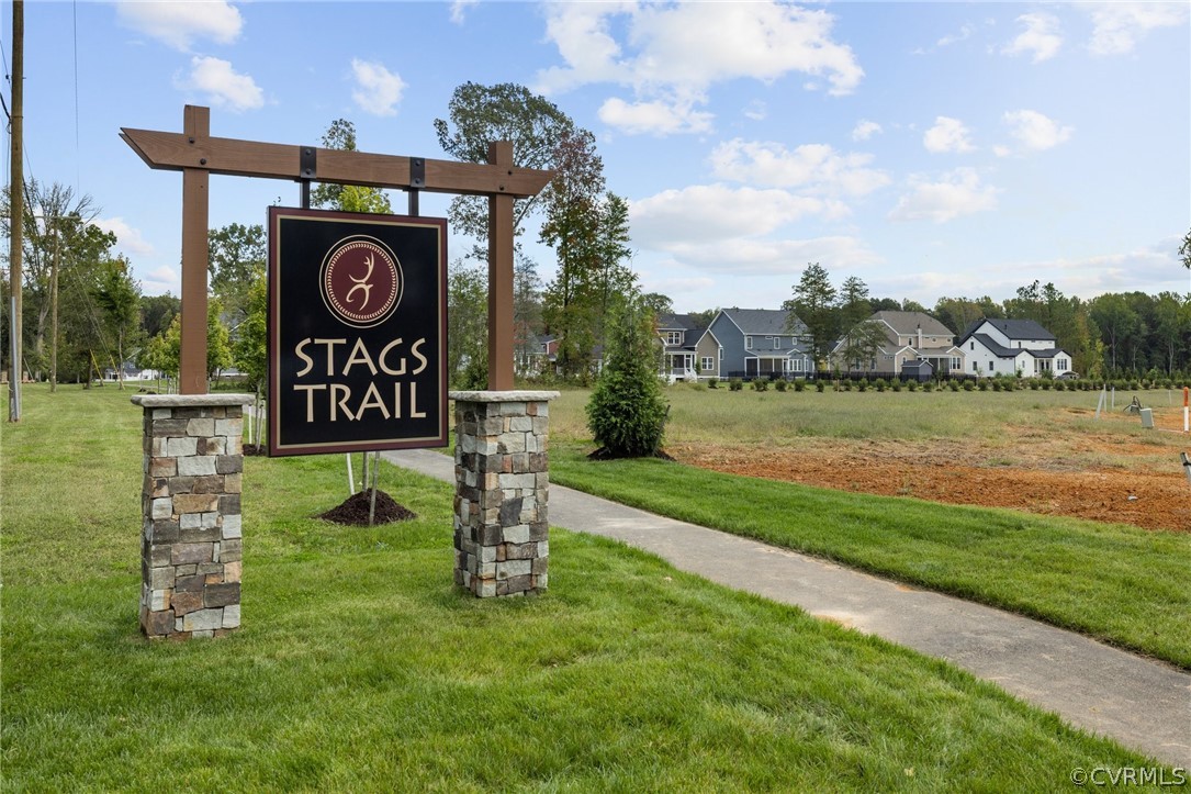 8477 Chimney Rock Dr