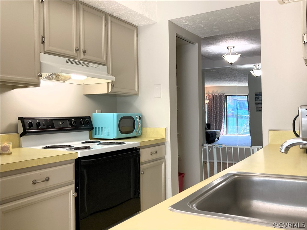 1503 Bronwyn Rd Unit#204