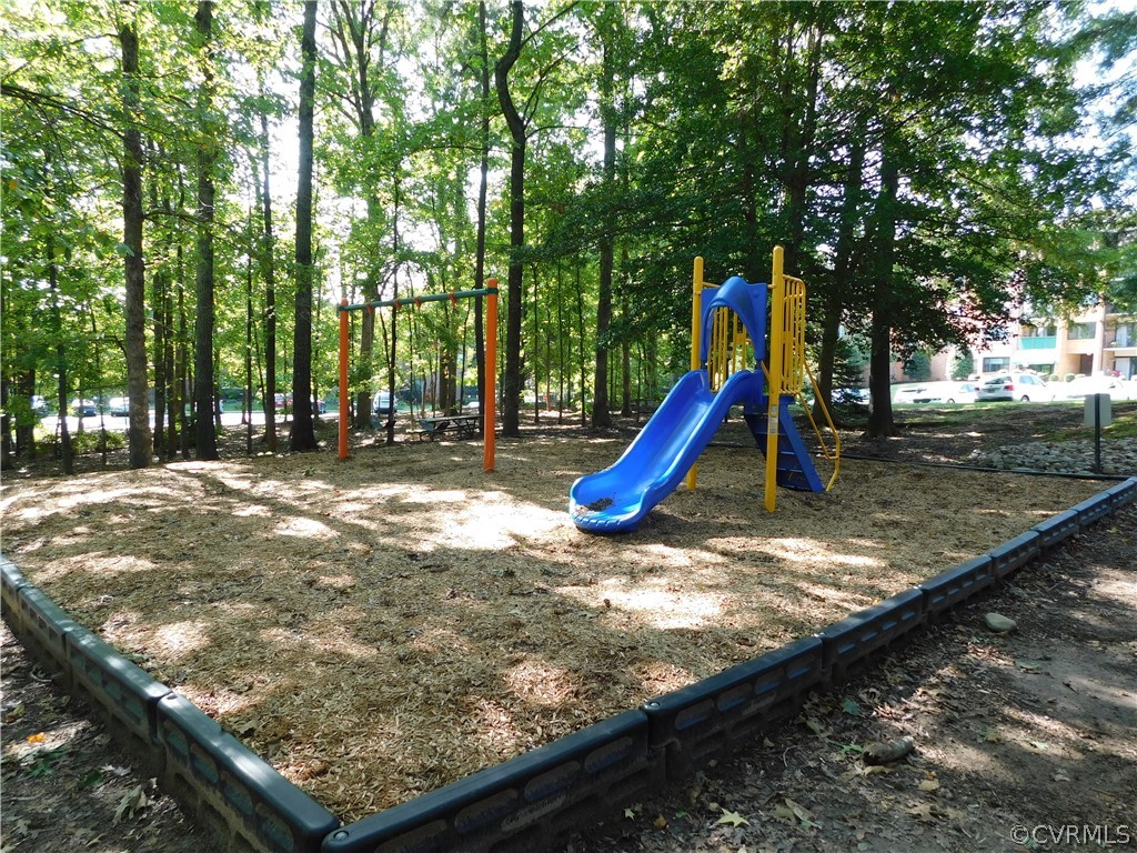 1503 Bronwyn Rd Unit#204