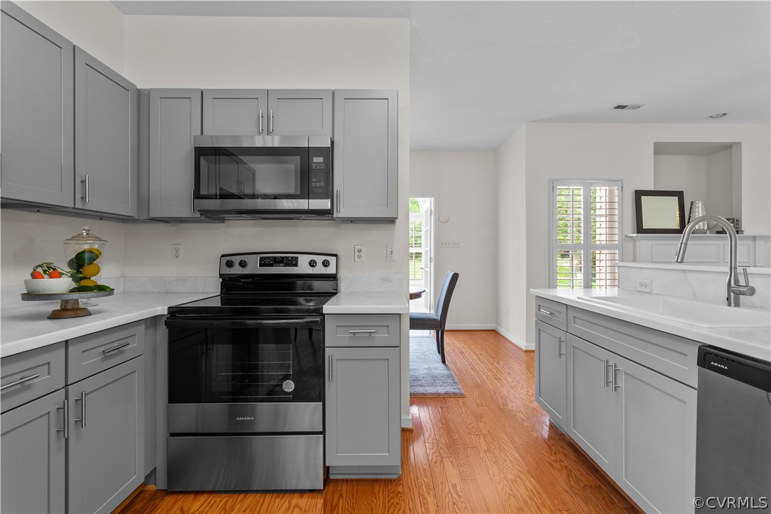 4120 English Holly Cir