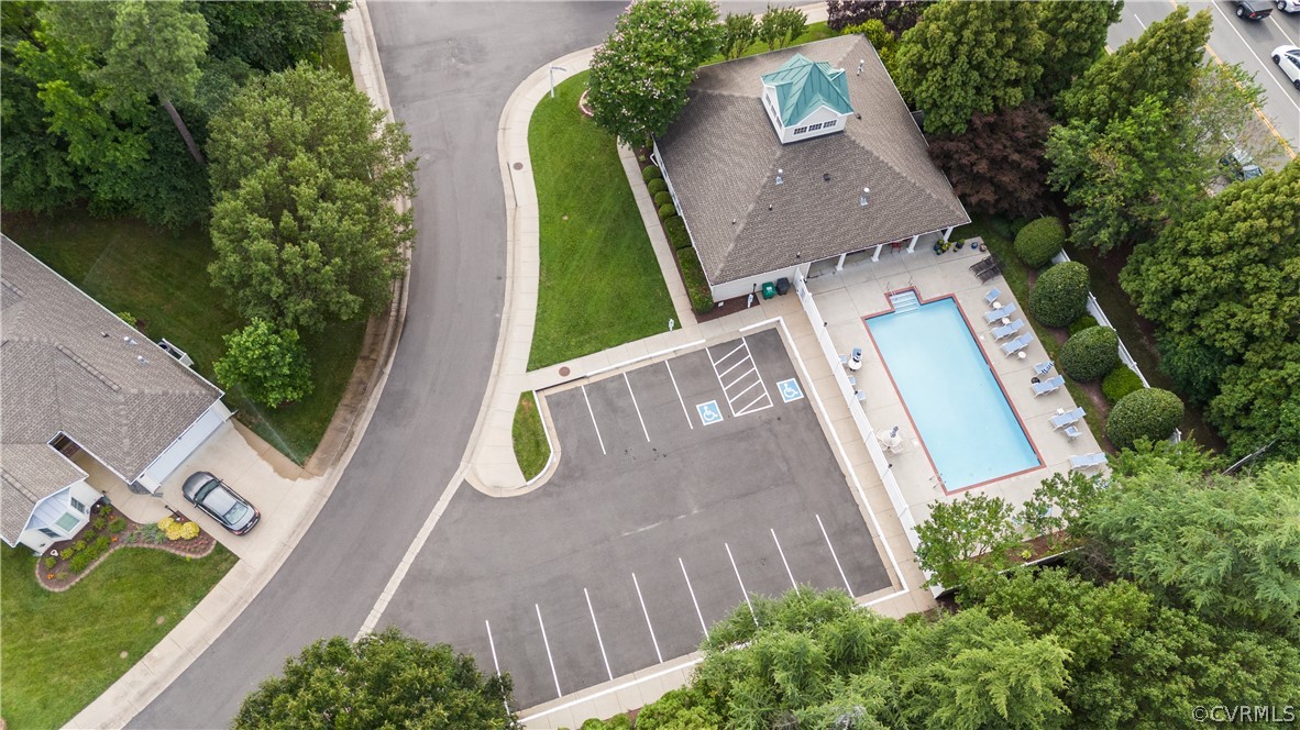 4120 English Holly Cir