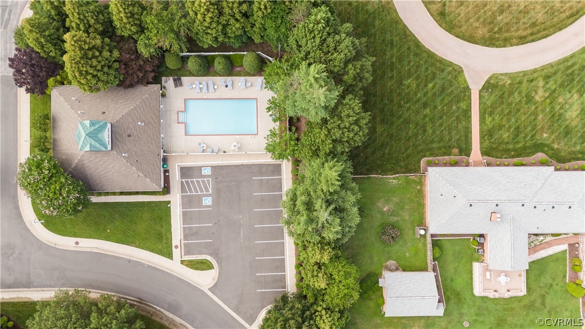 4120 English Holly Cir