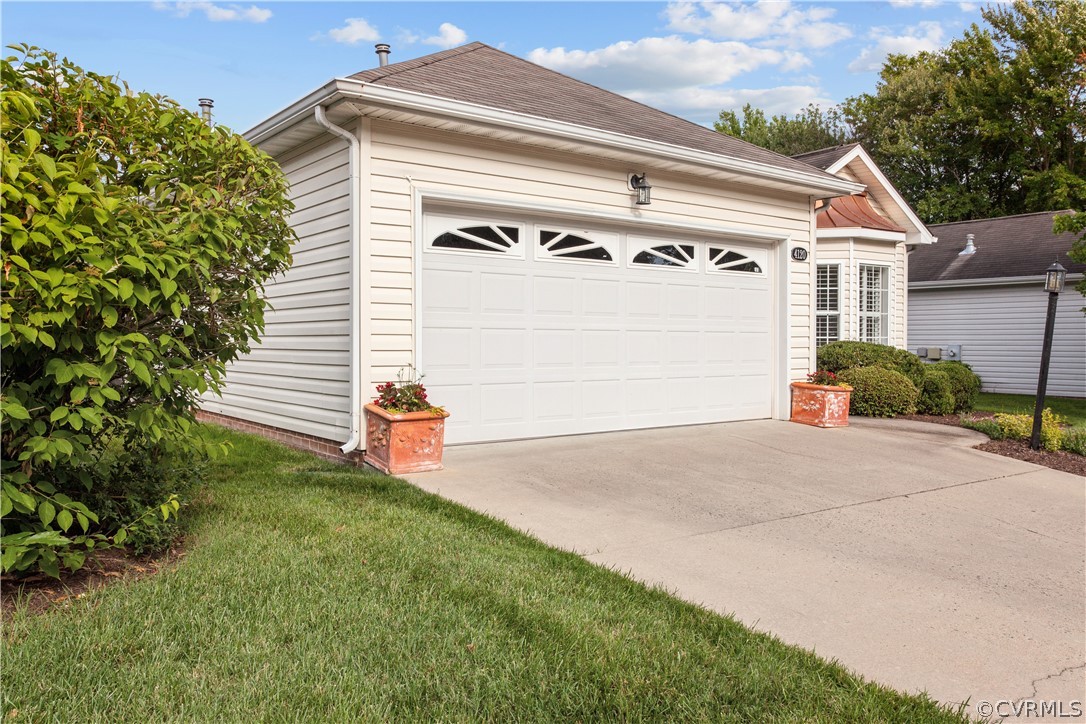 4120 English Holly Cir