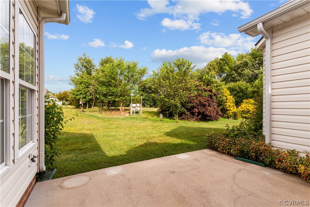 4120 English Holly Cir