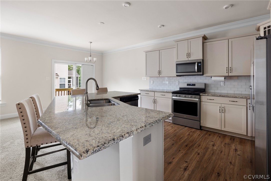 5719 Sterlingworth Dr