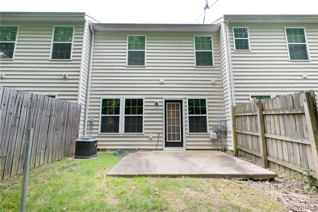 904 Kitty Hamilton Cir