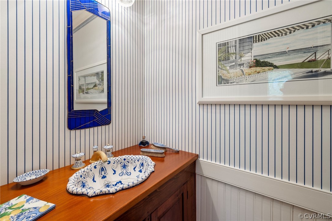 8703 Berwickshire Dr