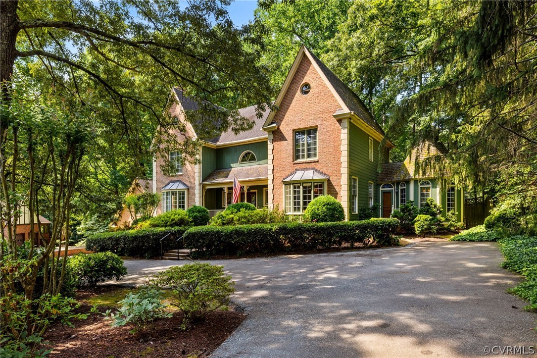 8703 Berwickshire Dr