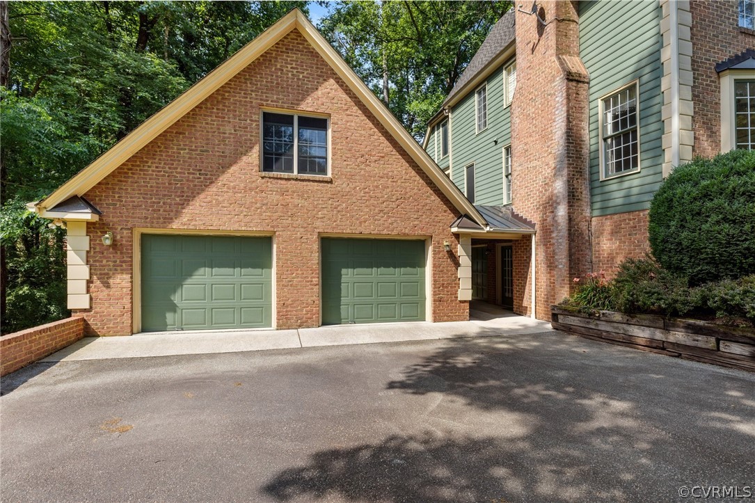 8703 Berwickshire Dr