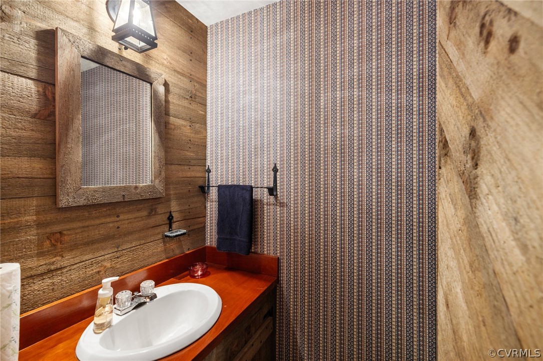 8703 Berwickshire Dr